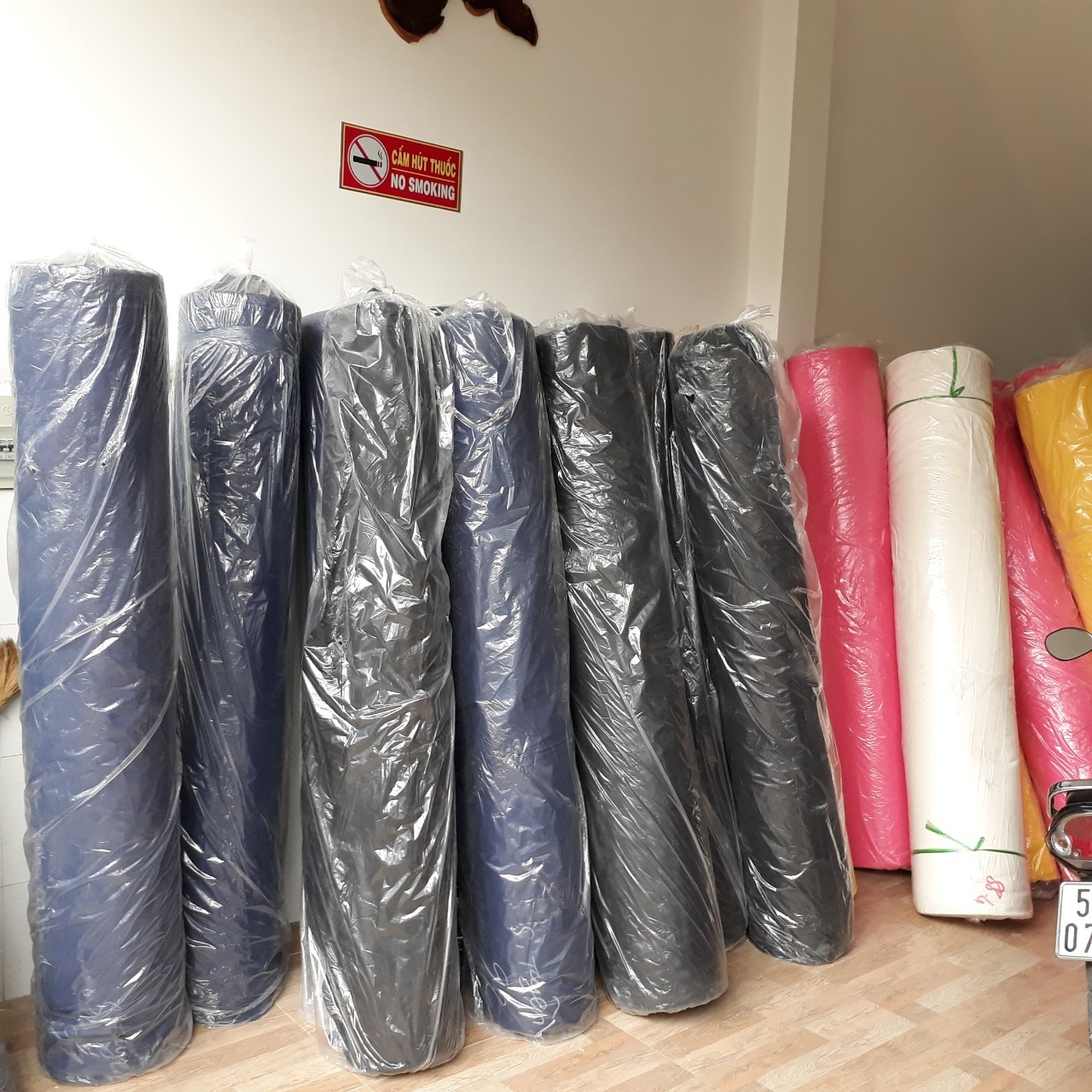Phụ kiện thời trang: Vải bố giá rẻ dùng sản xuất balo – túi vải bố tại STP Kho-vai-bo-stp